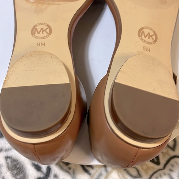 MICHAEL Michael Kors Kristen Thong Flat Sandals, Cognac Size 9M - Picture 11 of 15